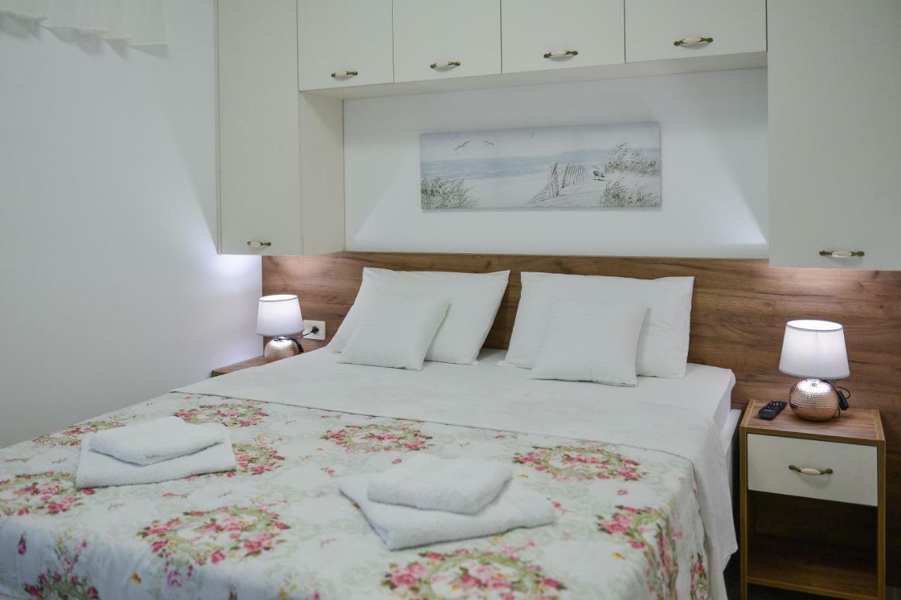 Brand New Apartments Sveti Stefan Exterior photo