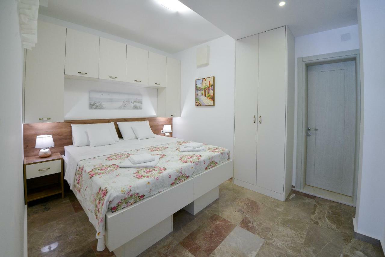 Brand New Apartments Sveti Stefan Exterior photo