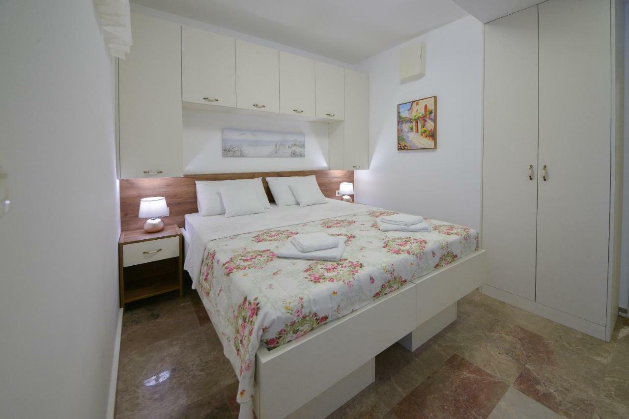 Brand New Apartments Sveti Stefan Exterior photo