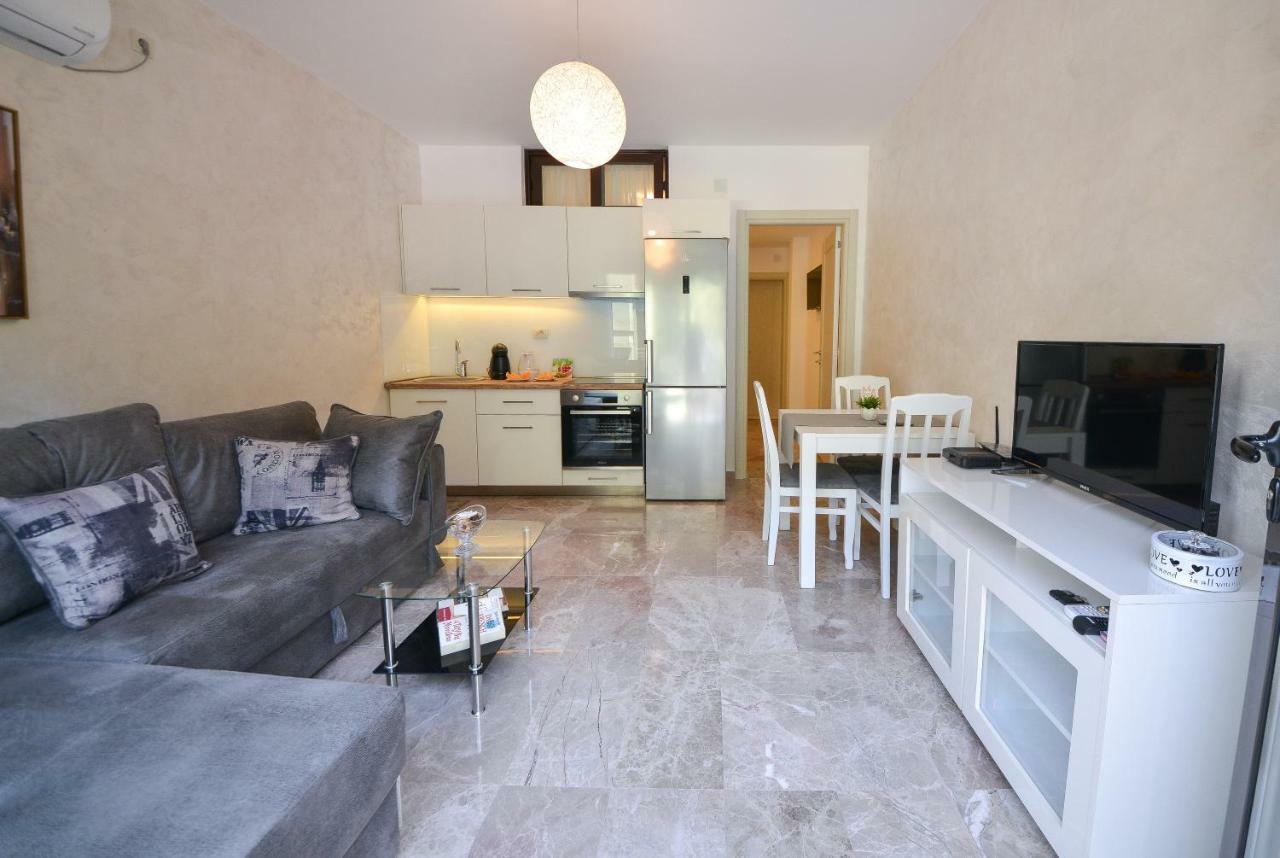 Brand New Apartments Sveti Stefan Exterior photo