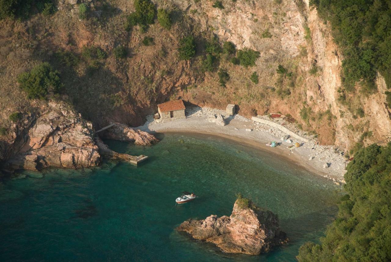 Brand New Apartments Sveti Stefan Exterior photo