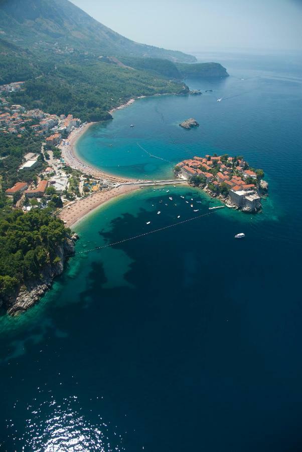Brand New Apartments Sveti Stefan Exterior photo